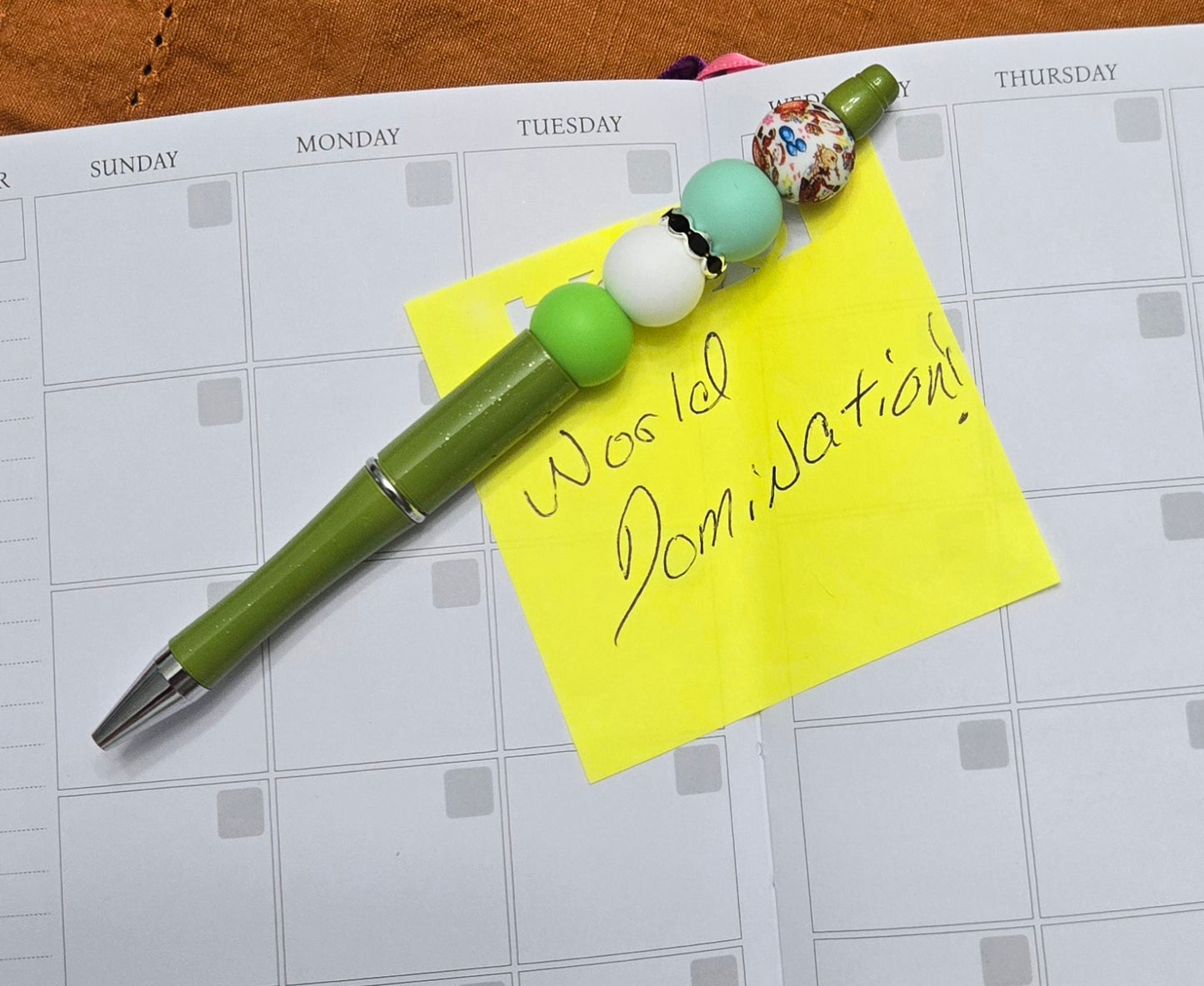 Christmas Green and White Pen