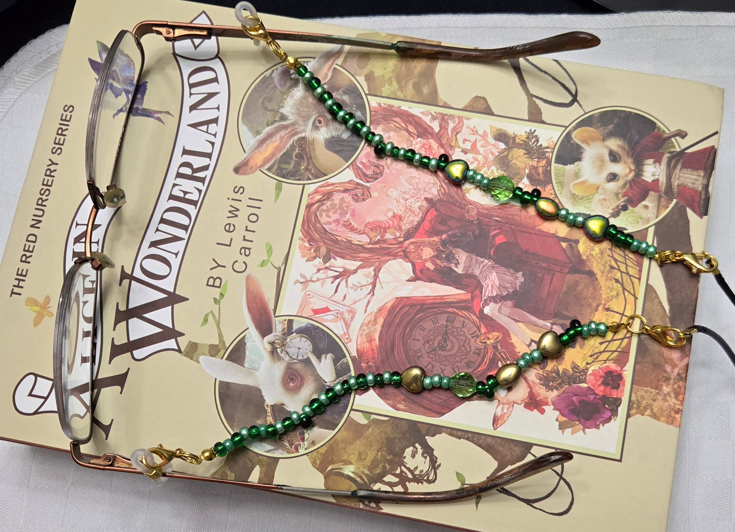 Green and Gold Hearts Eyeglass Keeper