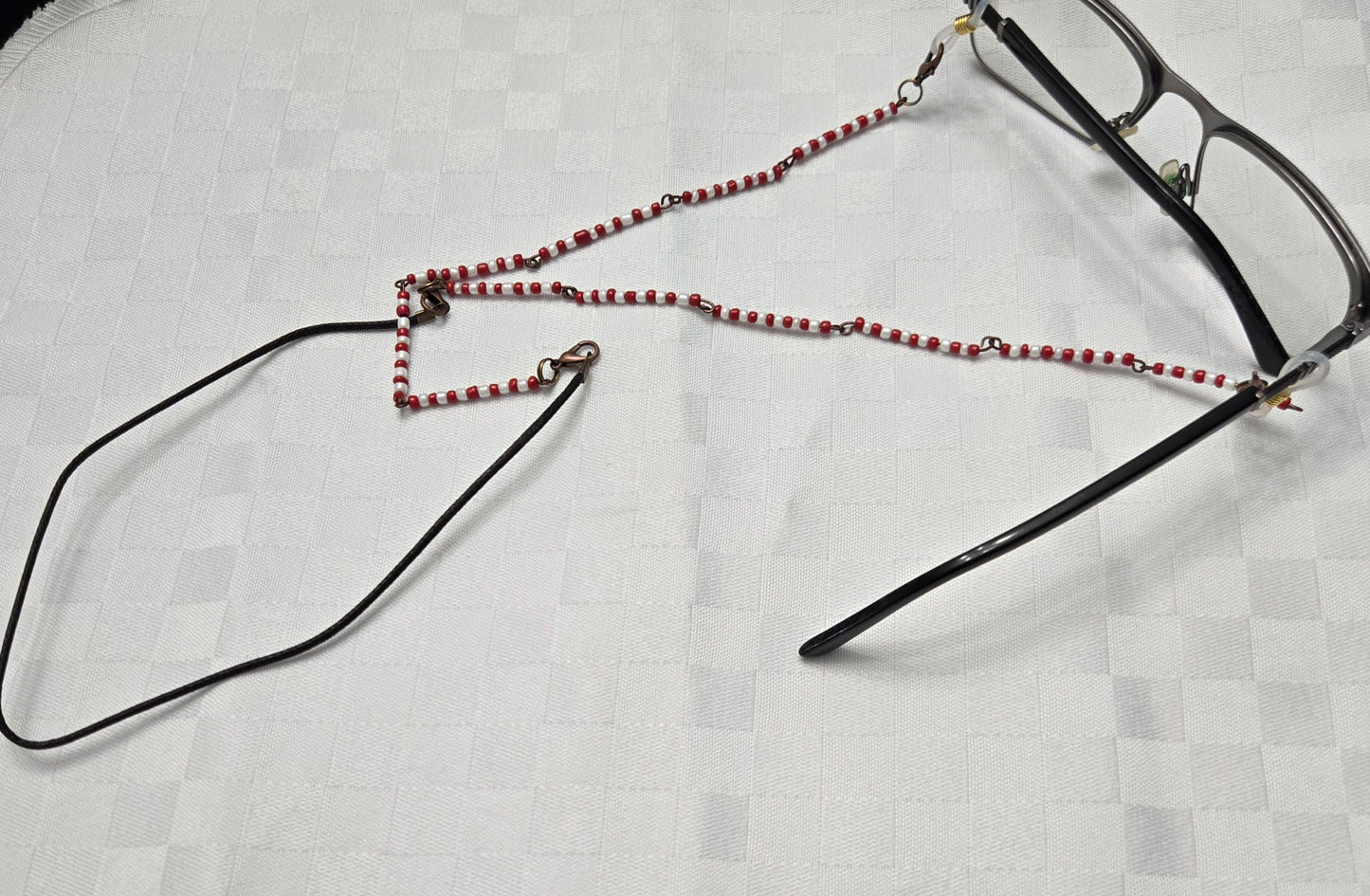 Red and White Eyeglass Keeper